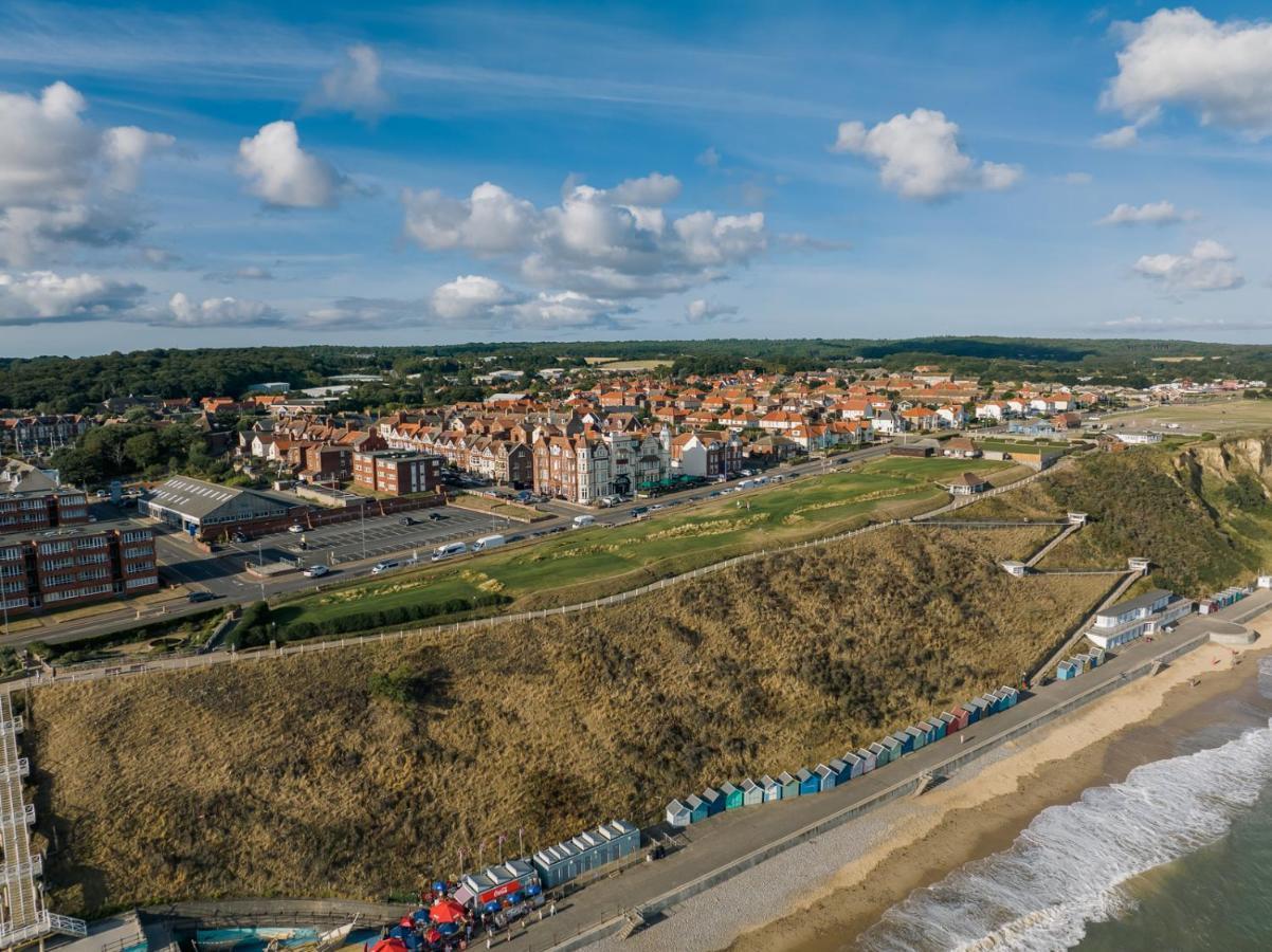Cliftonville Hotel Cromer Bagian luar foto